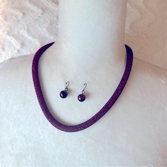 Red & Black Mesh Chain Necklace - Picture 3 of 13